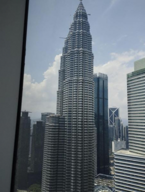 Sky Suites KLCC Apartment by Family Room Stay
